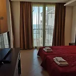 Ξενοδοχείο με διαμερίσματα Marina 3*