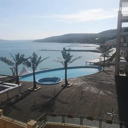 Marina 3*
