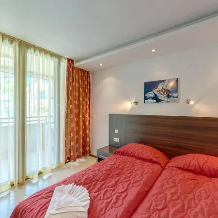 Marina Apartmanhotel 3*
