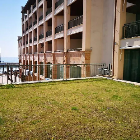 Marina 3*
