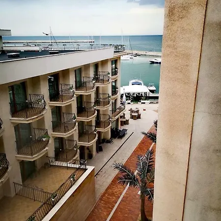 Aparthotel Marina 3*