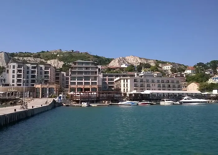 Aparthotel Marina 3*